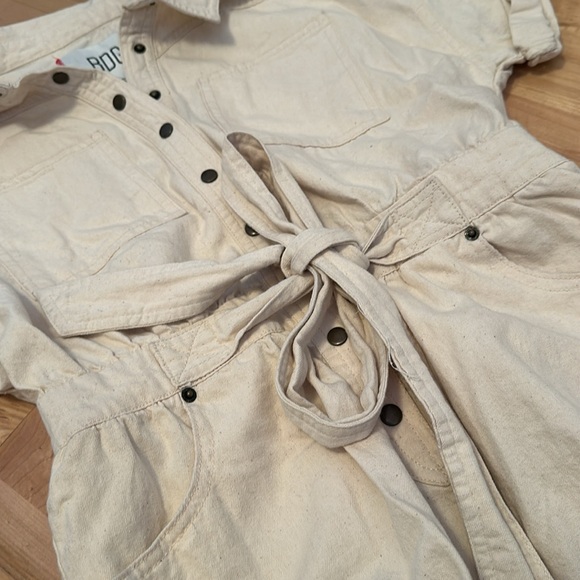 BDG Urban Outfitters Beige Button-Up Romper Medium - Picture 8 of 9